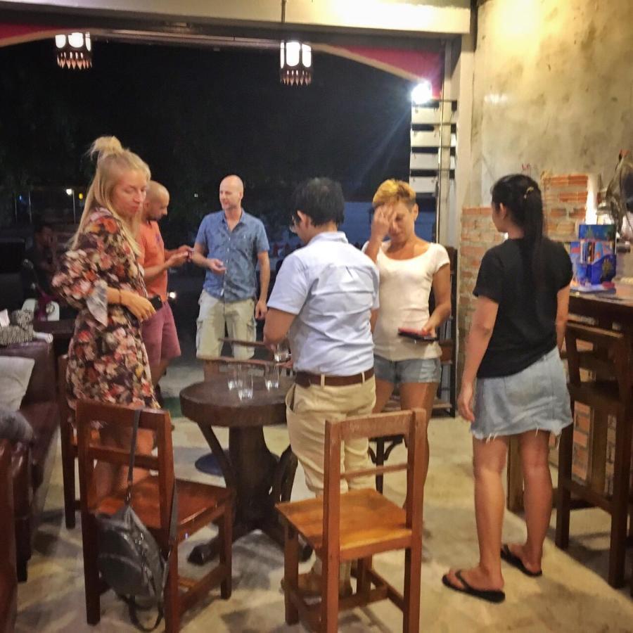 Ok Chic Phuket Hostel Exterior foto